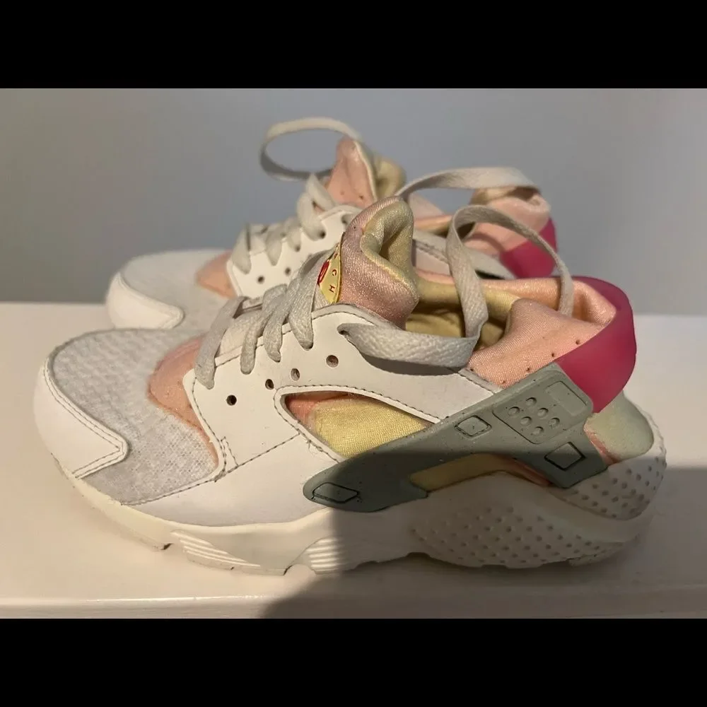 BIG KIDS' NIKE HUARACHE RUN CASUAL SHOES 3.5